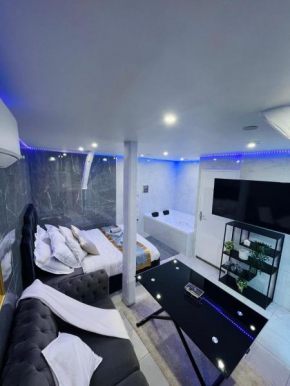 Room & Jacuzzi - Stade de France